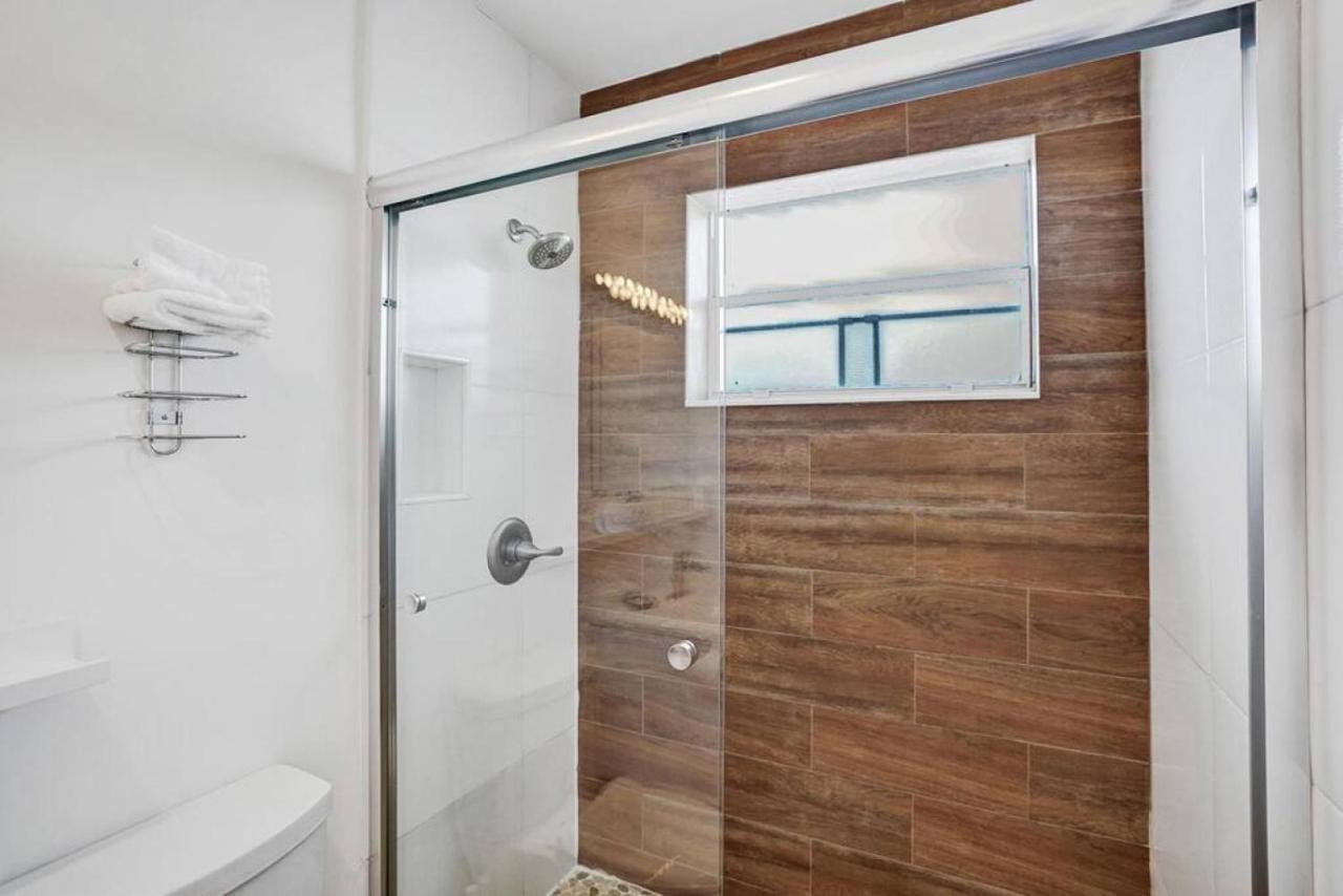 Waves Beach Town Cozy Studio Apartment Pompano Beach Eksteriør billede